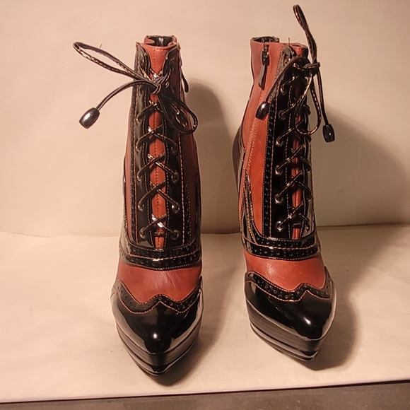 New Nicole Lee stiletto leather/patent leather booties - Picture 3 of 8